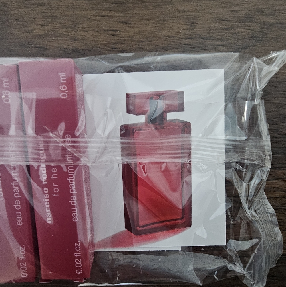 NEW Narciso Rodriguez For Her Eau de Parfum Intense 0.6ml 0.02 fl.oz - Lot of 12